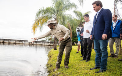 Gov. DeSantis Takes a Look at Pilot Algae Treatment in the Caloosahatchee